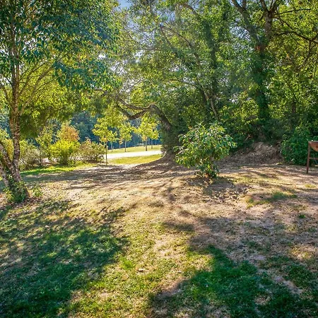 Charmante En Pleine Campagne De Avec Piscine Privee * Courrensan