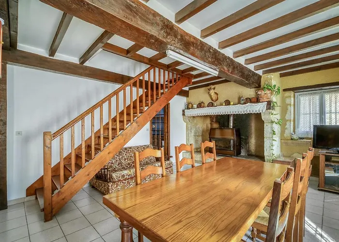 Charmante En Pleine Campagne De Avec Piscine Privee Courrensan